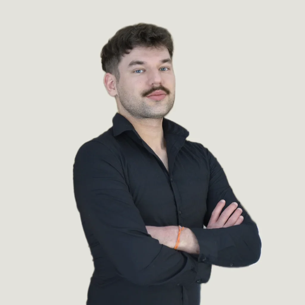 Zdjęcie przedstawia managera gabinetu, Krzysztofa